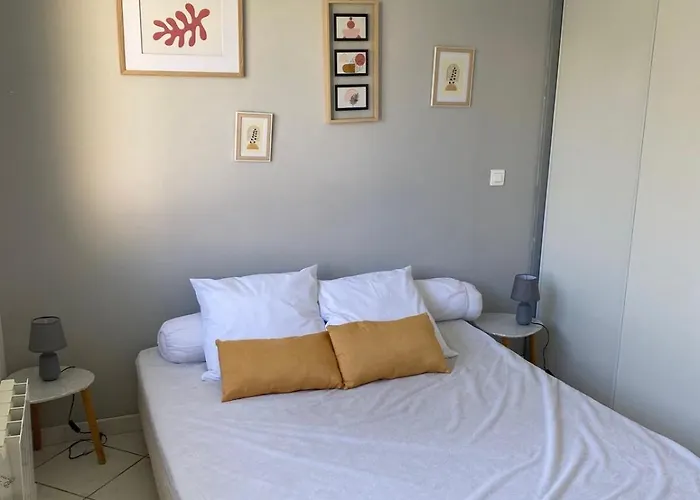 Charming In Holiday home